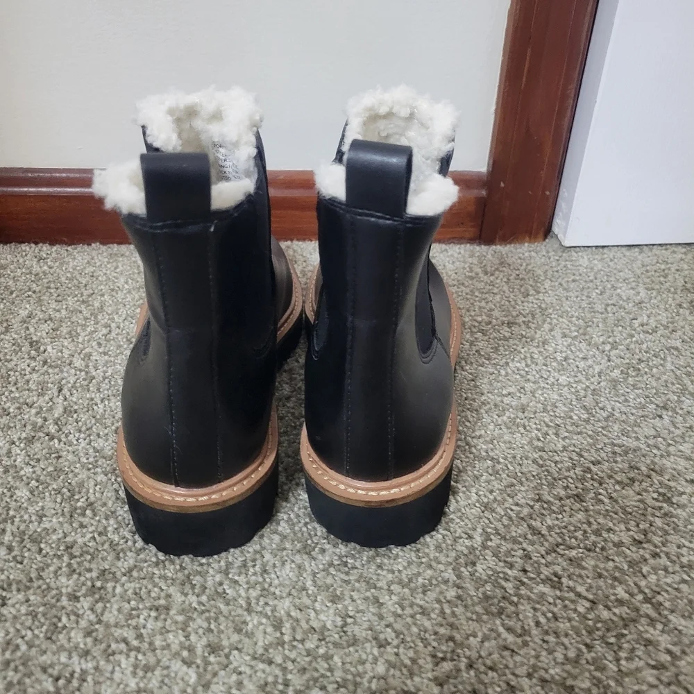 J.Crew Sherpa-lined Black Chelsea boots. NEW worn once - Picture 5 of 14